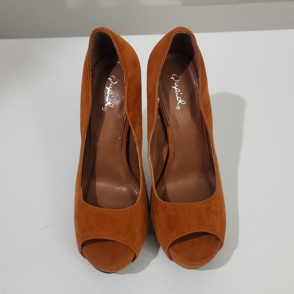 Camel suede high heels - Picture 2 of 6